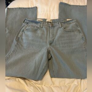NWT high rise flare leg size 16 jeans (jy54)